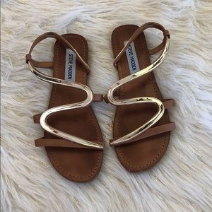 Steve Madden Leather & Gold Barth Flat Sandals ✨